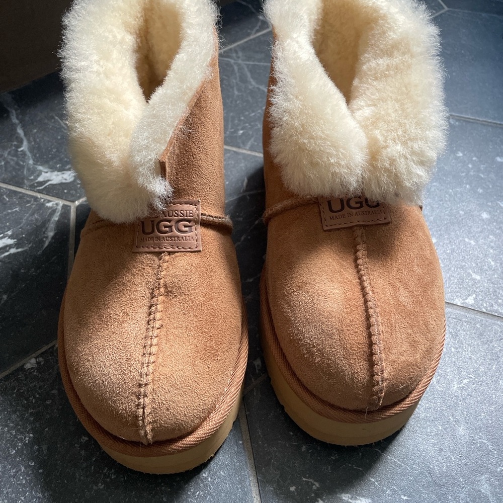 UGG platform Shearling Lined Boots
